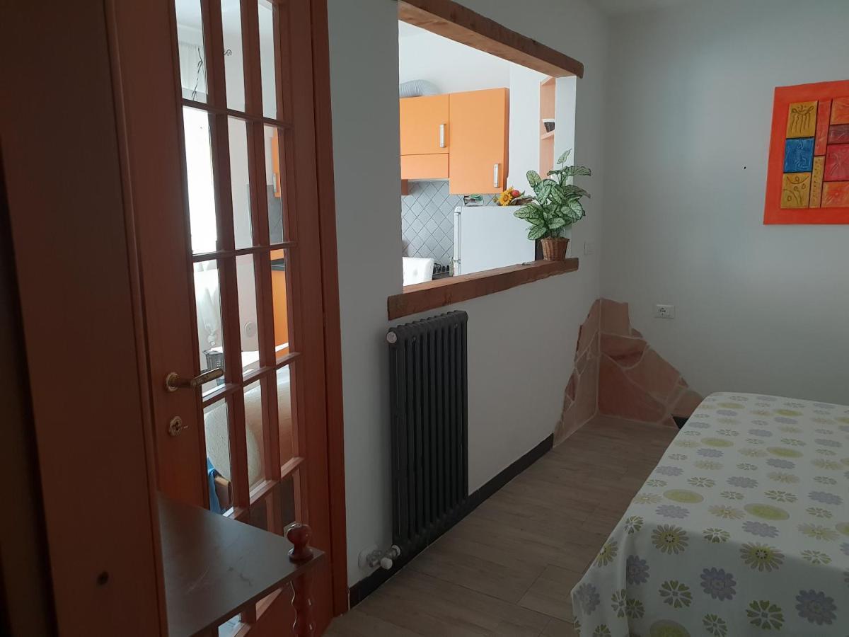 Casa Vacanze L'Agrifoglio Bed and Breakfast Magliolo Exterior foto