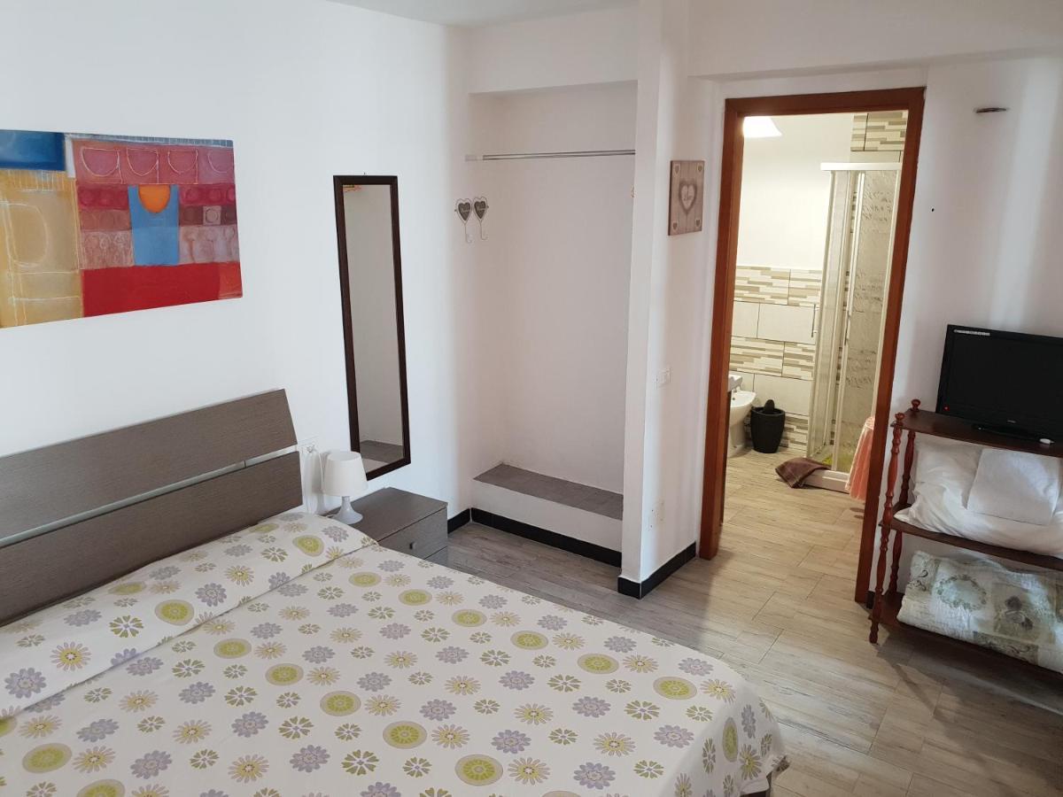Casa Vacanze L'Agrifoglio Bed and Breakfast Magliolo Exterior foto