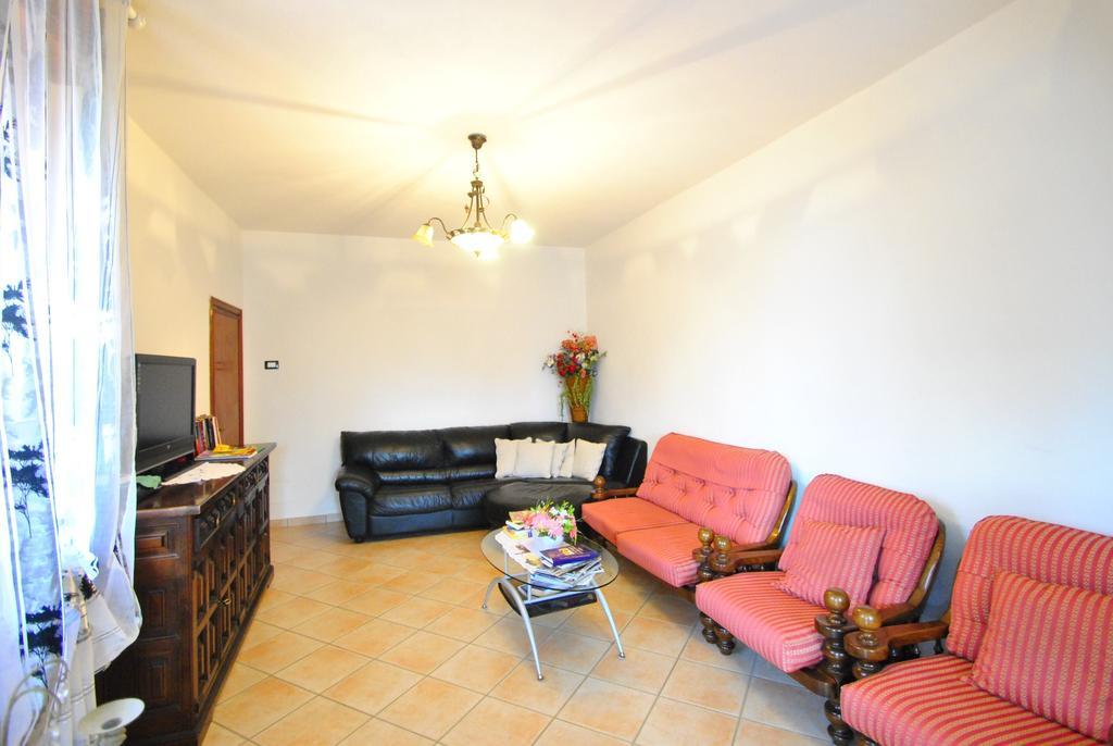 Casa Vacanze L'Agrifoglio Bed and Breakfast Magliolo Habitación foto