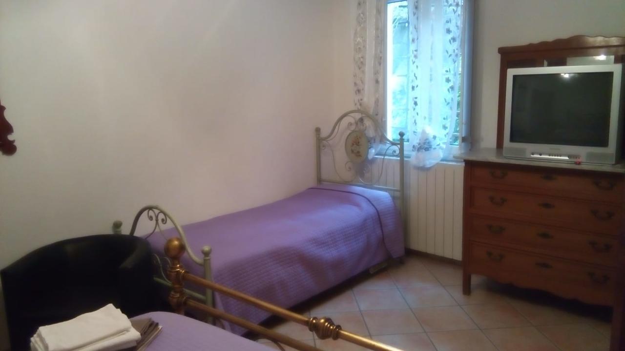 Casa Vacanze L'Agrifoglio Bed and Breakfast Magliolo Exterior foto