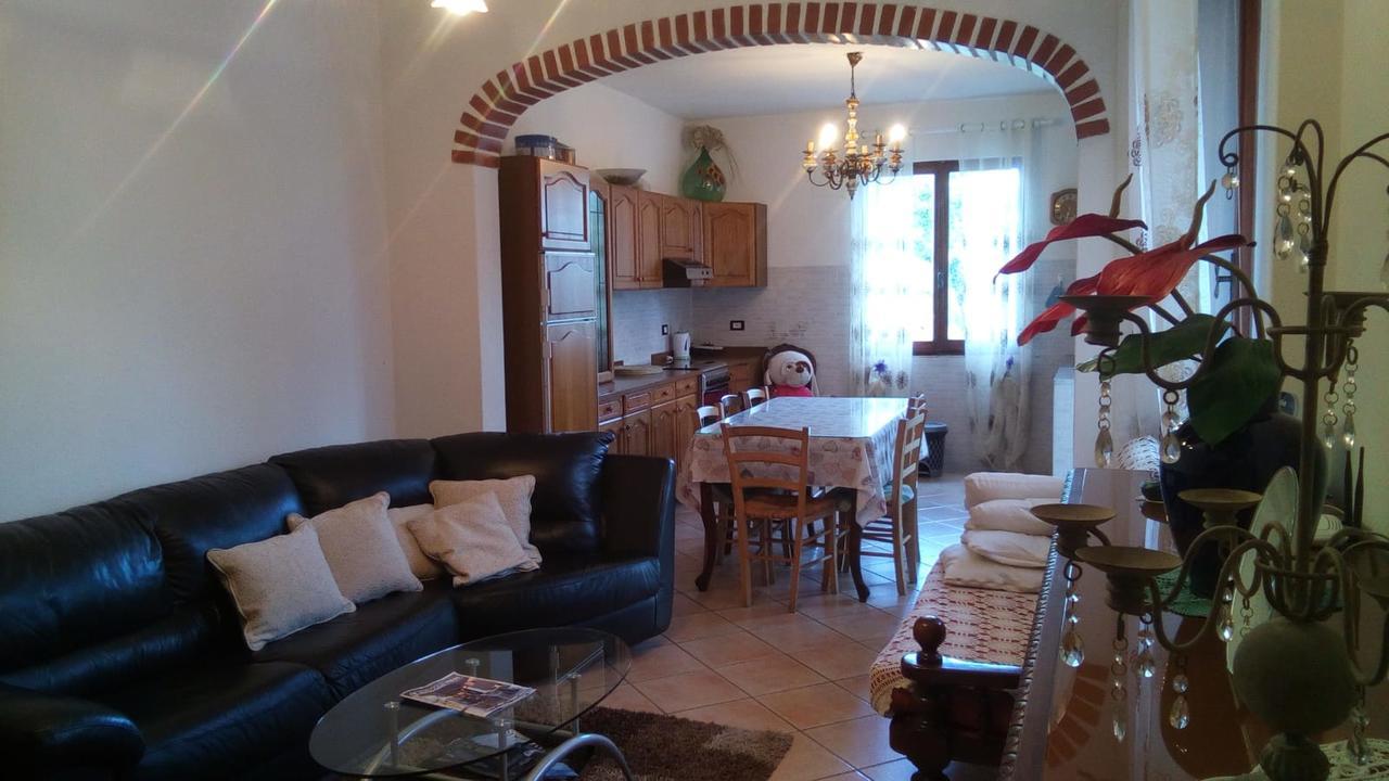 Casa Vacanze L'Agrifoglio Bed and Breakfast Magliolo Exterior foto